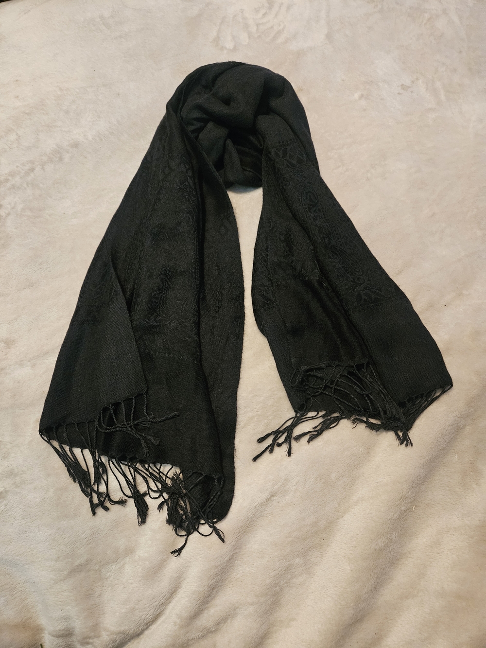 pashmina Black Floral Jacquard Fringe Scarf 70 pashmina/30 silk